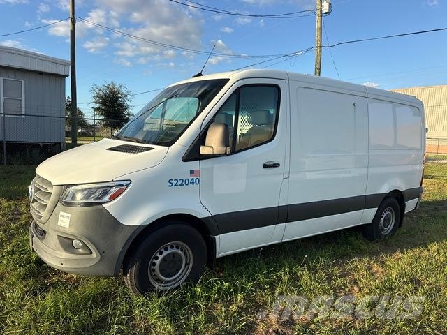 Mercedes-Benz Sprinter Furgone chiuso