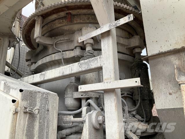 Metso LT300HP Pulverisierer