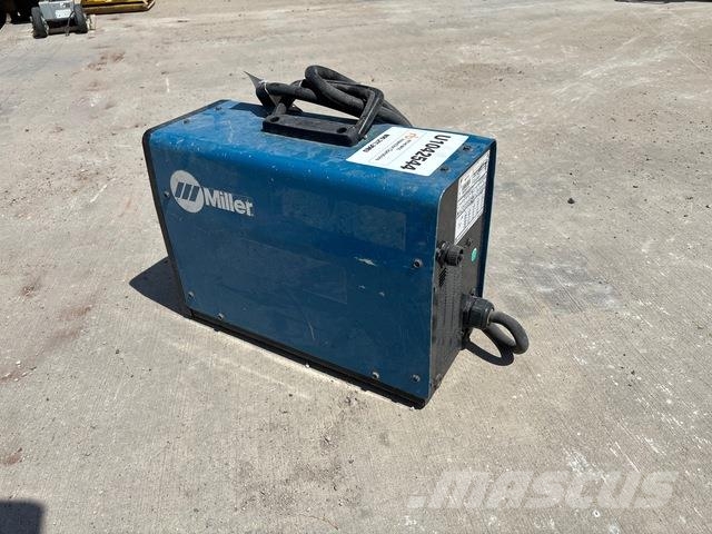 Miller CST282 Máquinas de solda