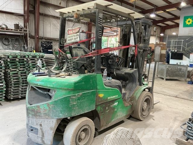 Mitsubishi FG30NGLE Gaffeltrucks - andre