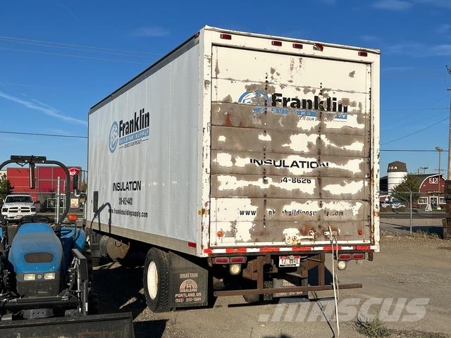 Mitsubishi Fuso Caminhões baú