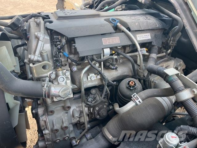 Mitsubishi Fuso Canter 7/800 شاحنات مسطحة/مفصلية الجوانب
