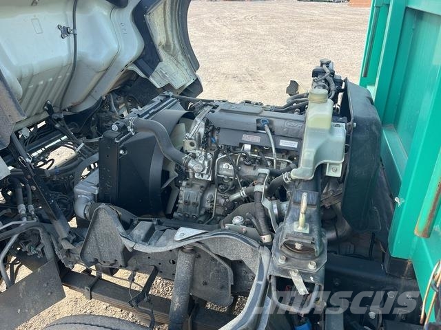 Mitsubishi Fuso Canter 7/800 شاحنات مسطحة/مفصلية الجوانب