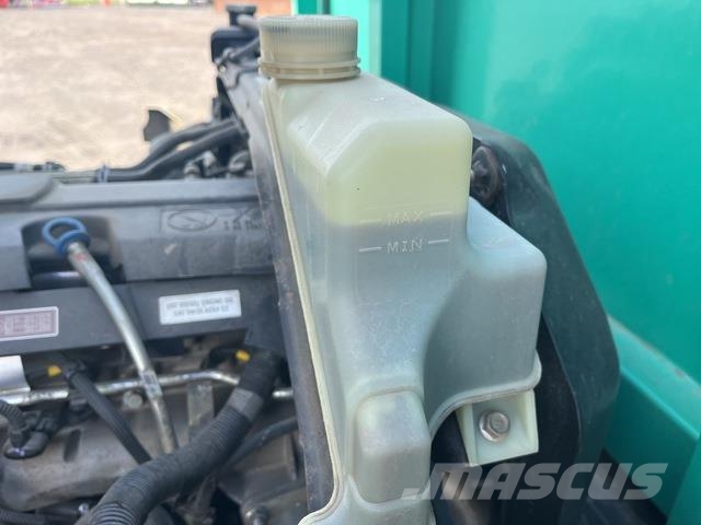 Mitsubishi Fuso Canter 7/800 شاحنات مسطحة/مفصلية الجوانب