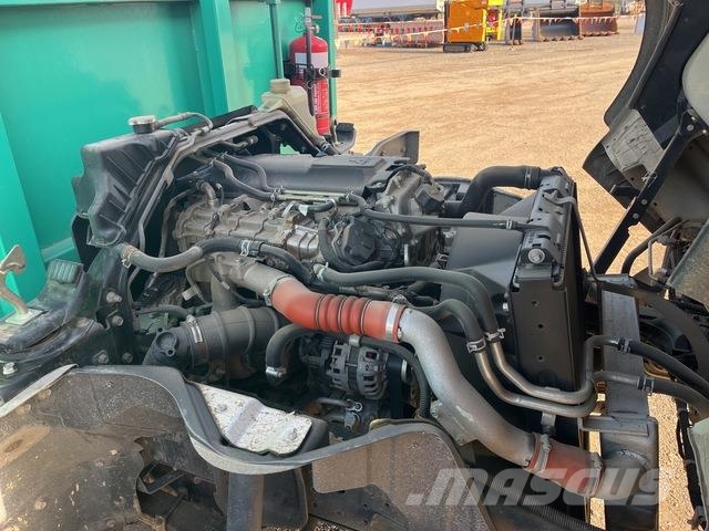 Mitsubishi Fuso Canter 7/800 شاحنات مسطحة/مفصلية الجوانب