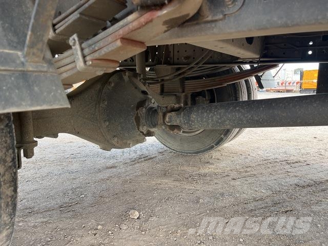 Mitsubishi Fuso Canter 7/800 شاحنات مسطحة/مفصلية الجوانب