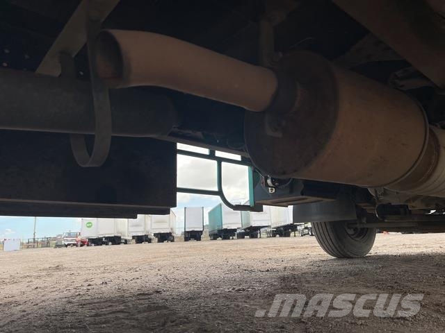 Mitsubishi Fuso Canter 7/800 شاحنات مسطحة/مفصلية الجوانب