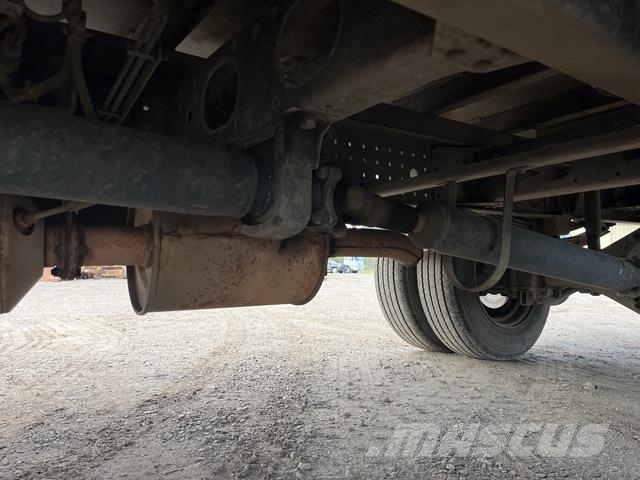 Mitsubishi Fuso Canter 7/800 شاحنات مسطحة/مفصلية الجوانب