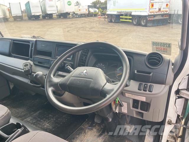 Mitsubishi Fuso Canter 7/800 شاحنات مسطحة/مفصلية الجوانب
