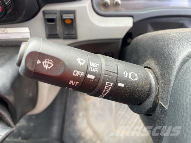 Mitsubishi Fuso Canter 7/800 شاحنات مسطحة/مفصلية الجوانب