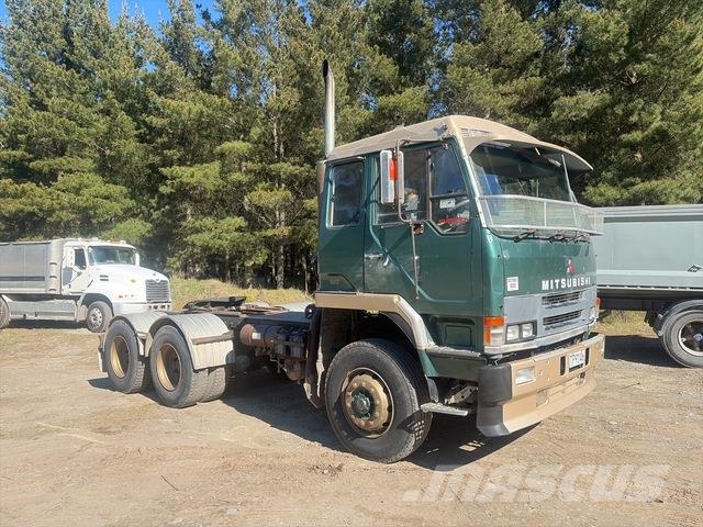 Mitsubishi FV333J Tracteur routier