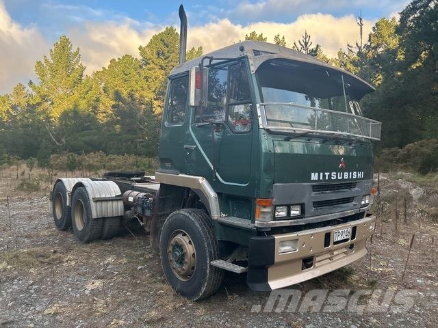 Mitsubishi FV333J Tracteur routier