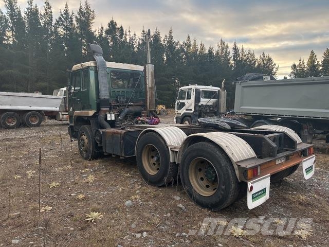 Mitsubishi FV333J Tracteur routier