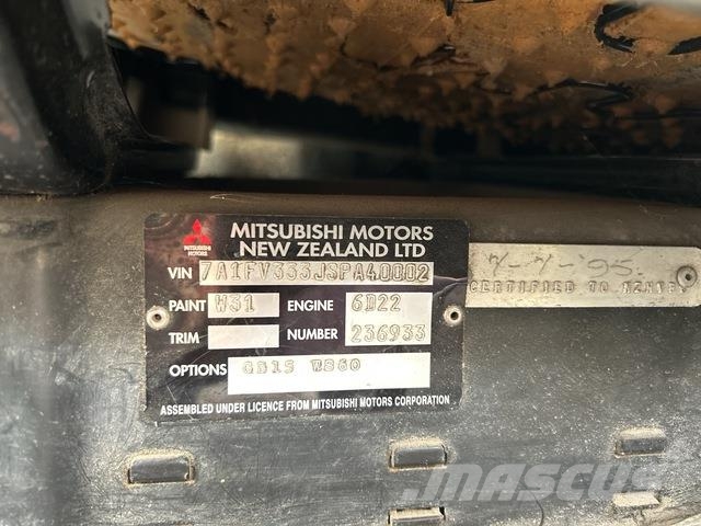 Mitsubishi FV333J Tracteur routier
