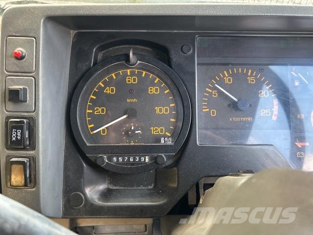 Mitsubishi FV333J Tracteur routier