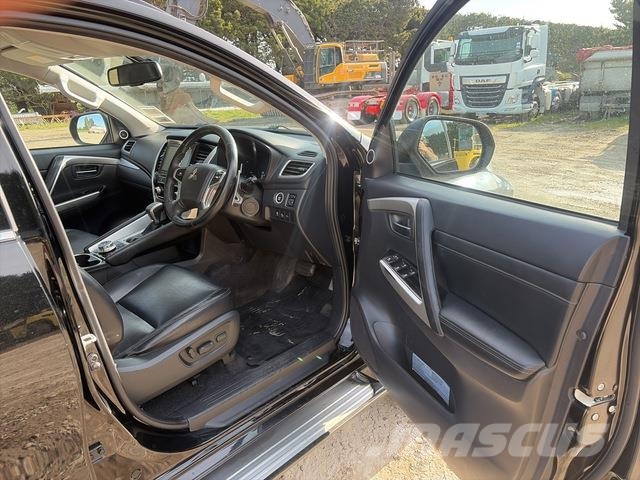 Mitsubishi Pajero Sport Personbilar