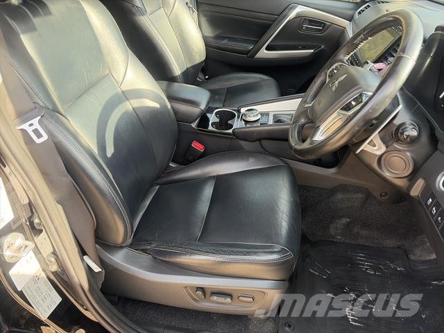 Mitsubishi Pajero Sport Personbilar