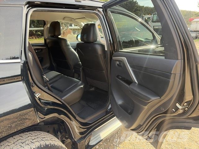 Mitsubishi Pajero Sport Personbilar
