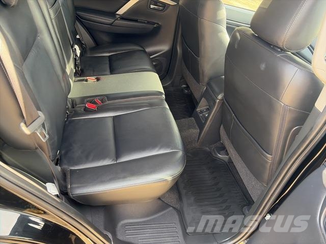 Mitsubishi Pajero Sport Personbilar