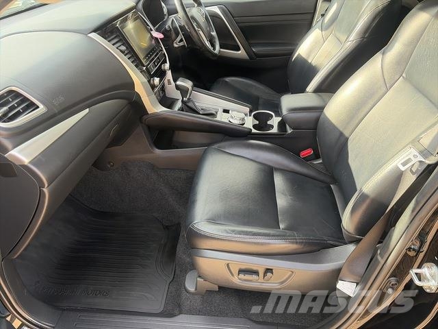 Mitsubishi Pajero Sport Personbilar