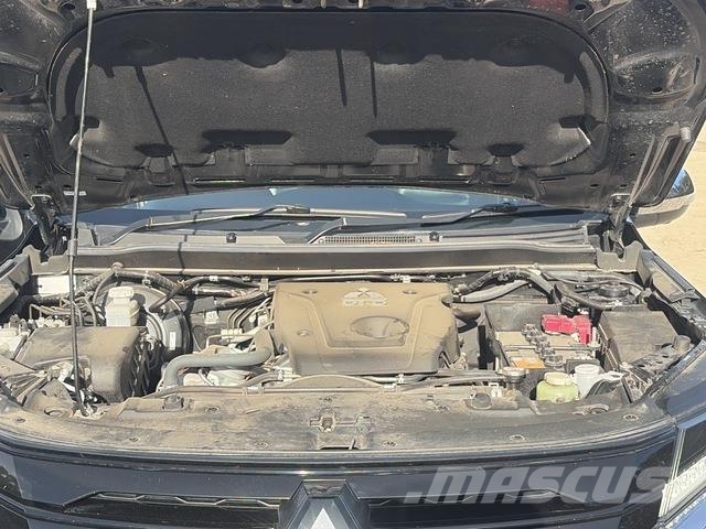 Mitsubishi Pajero Sport Personbilar