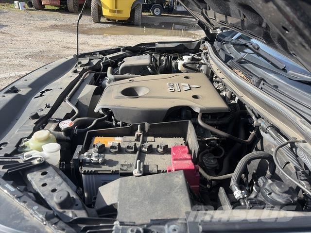 Mitsubishi Pajero Sport Personbilar