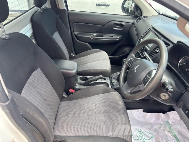 Mitsubishi Triton Ldv/dropside