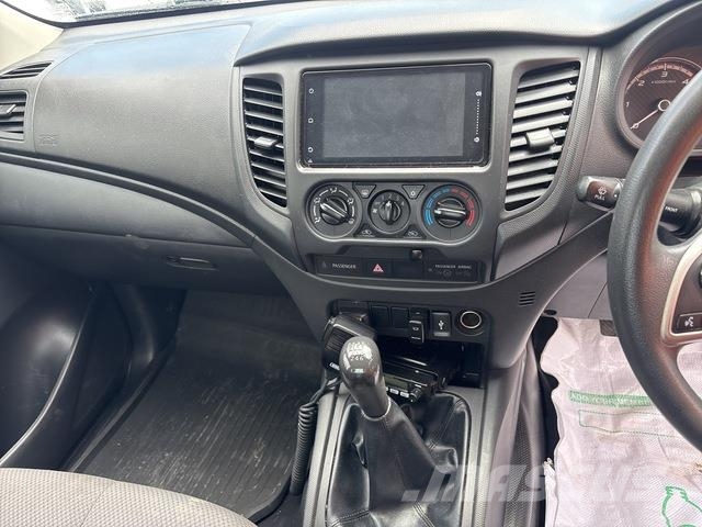 Mitsubishi Triton Ldv/dropside