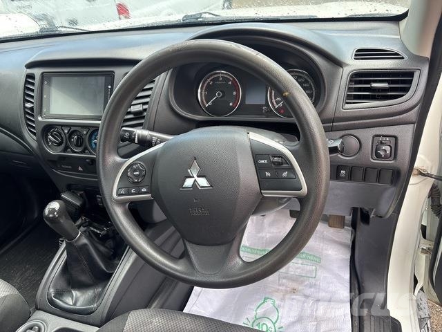 Mitsubishi Triton Ldv/dropside