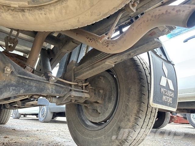 Mitsubishi Triton Ldv/dropside