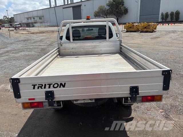 Mitsubishi Triton Ldv/dropside