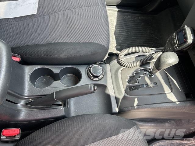 Mitsubishi Triton Bestelwagens met open laadbak