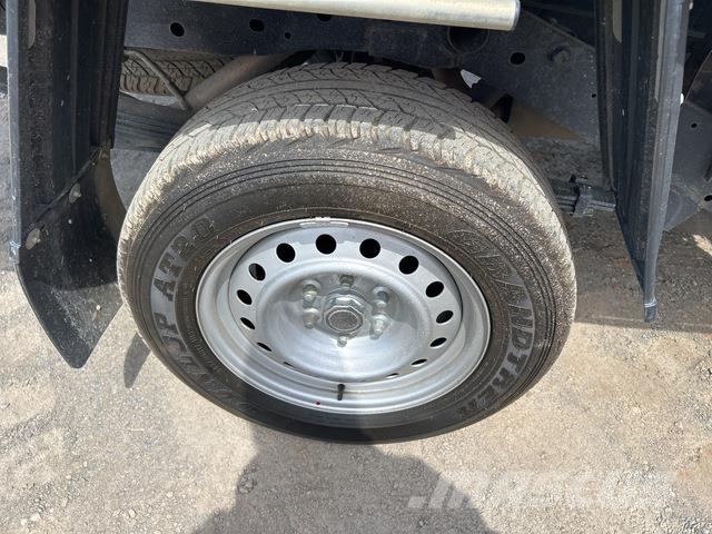 Mitsubishi Triton Bestelwagens met open laadbak