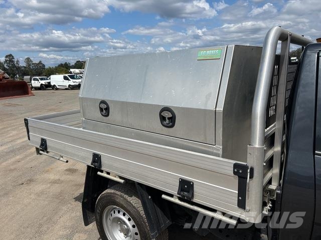 Mitsubishi Triton Bestelwagens met open laadbak