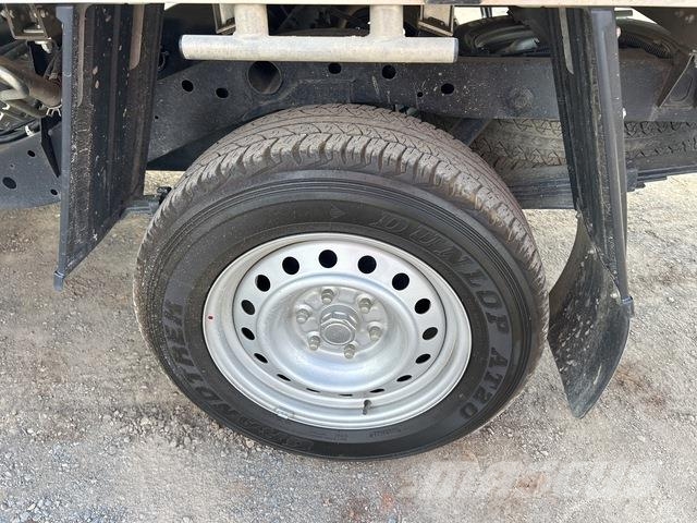 Mitsubishi Triton Bestelwagens met open laadbak