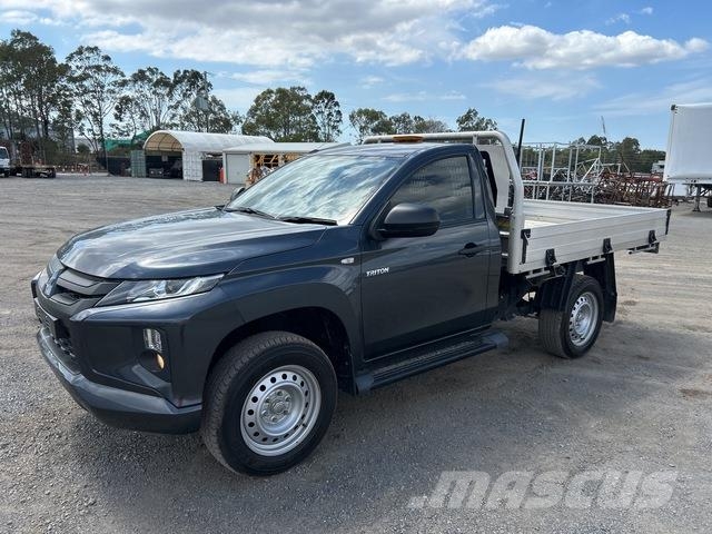 Mitsubishi Triton Bestelwagens met open laadbak
