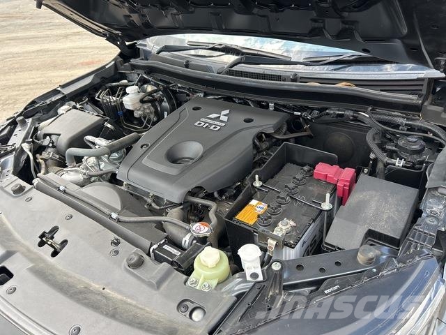 Mitsubishi Triton Bestelwagens met open laadbak