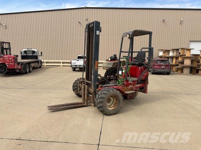 Moffett M5500 Medbringertruck