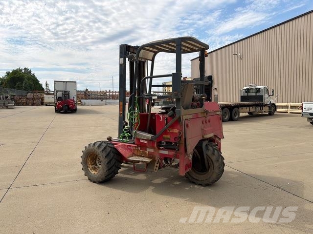 Moffett M5500 Medbringertruck