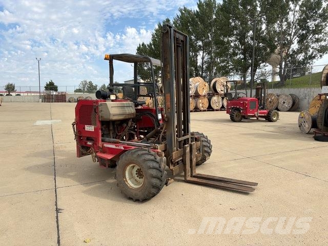 Moffett M5500 Medbringertruck