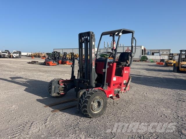 Moffett M8 55.4 Medbringertruck
