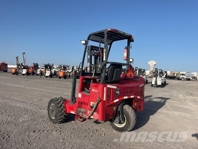Moffett M8 55.4 Medbringertruck