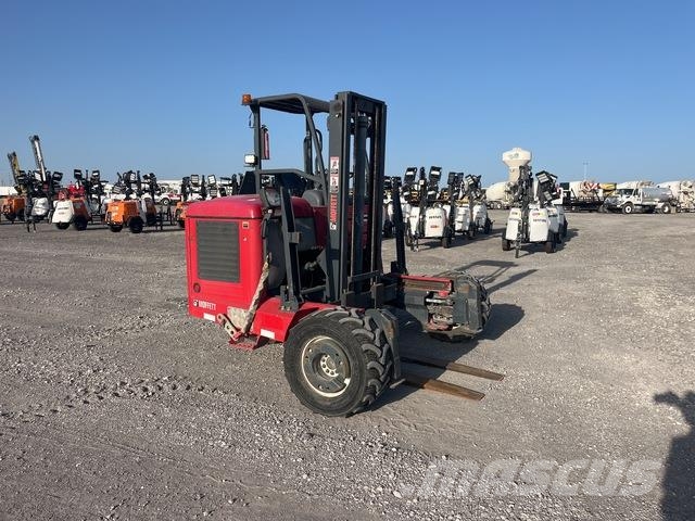 Moffett M8 55.4 Medbringertruck