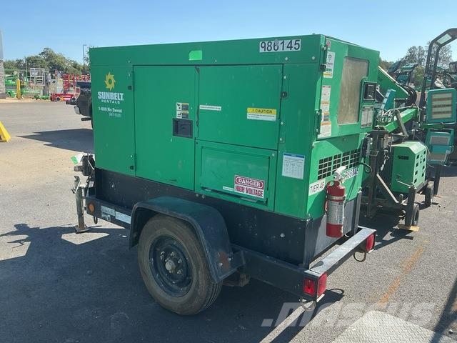 MultiQuip DCA-25SSIU4F Naftové generátory