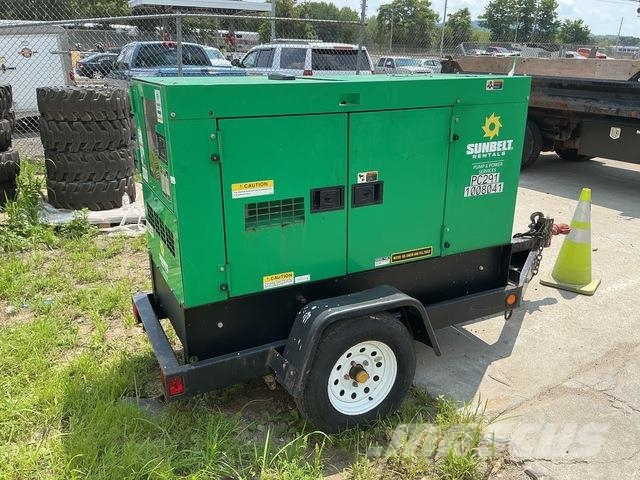 MultiQuip Whisperwatt DCA-25SSIU4F Dīzeļģeneratori