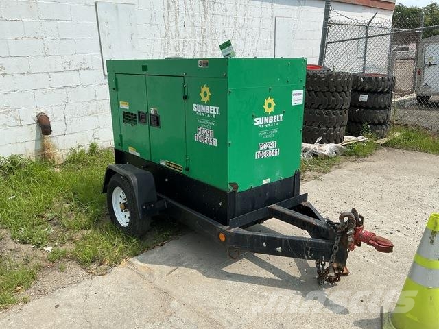 MultiQuip Whisperwatt DCA-25SSIU4F Dīzeļģeneratori