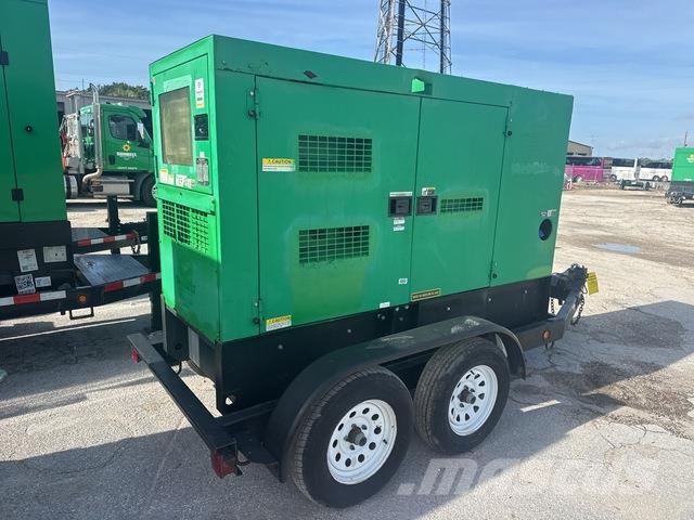 MultiQuip Whisperwatt DCA-70SSIU4F مولدات ديزل