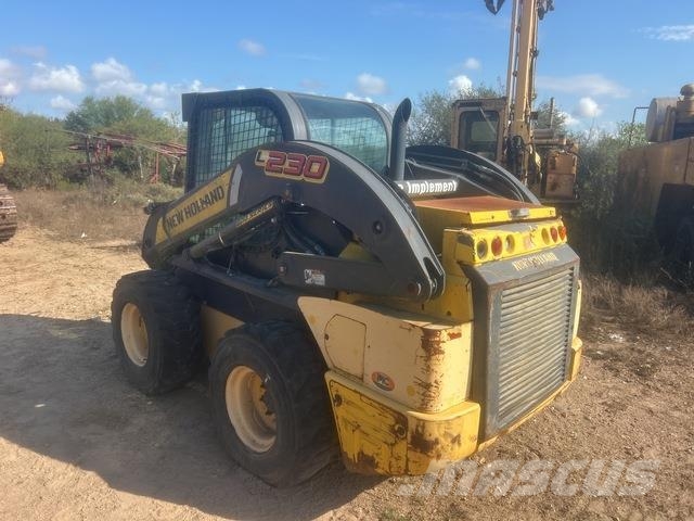 New Holland L230 Mini incarcator