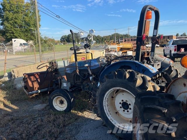 New Holland TN55 Indoor sweepers
