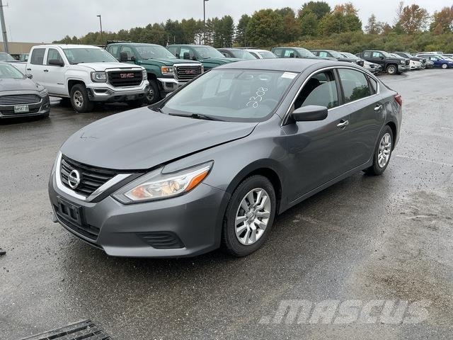 Nissan Alitma S Voiture